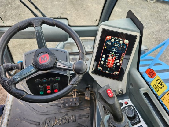 MAGNI RTH 6.25 Rotacioni teleskopski utovarivač [8]