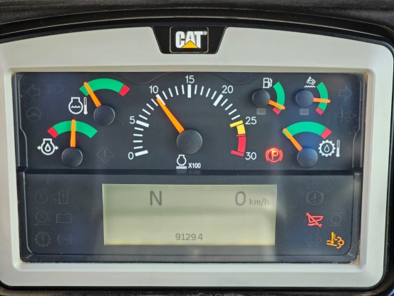 CATERPILLAR 730C [8]